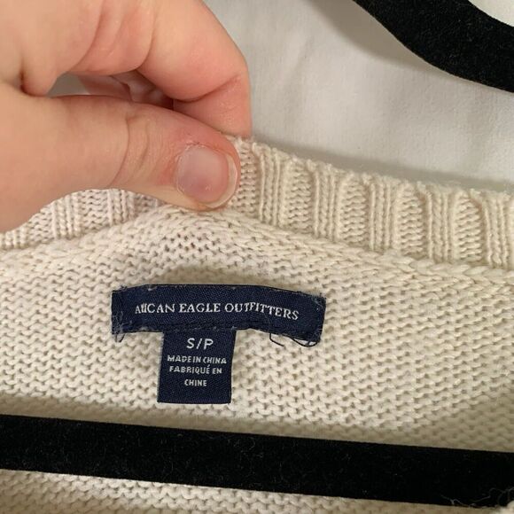 American Eagle Wool Blend Sweater Women's Small Aztec White Blue Knit Pullover - Picture 2 of 7